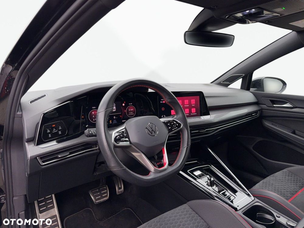 Volkswagen Golf - 10