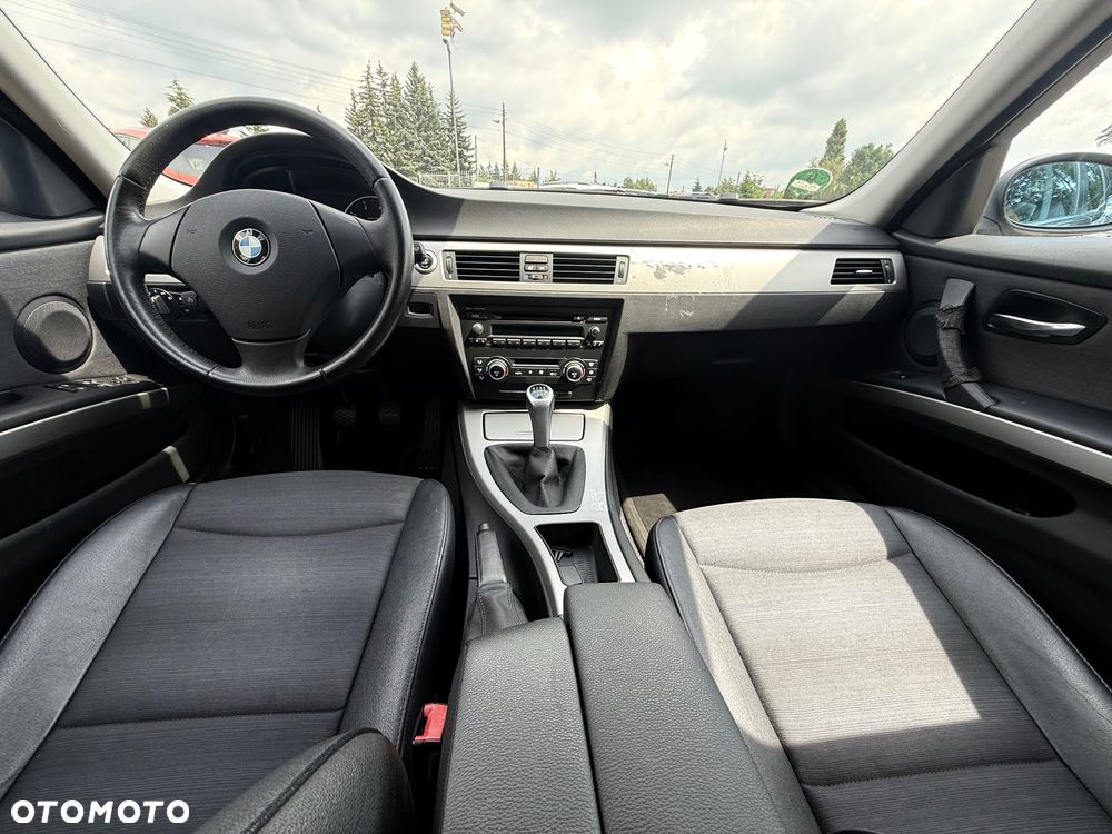 BMW Seria 3 318i - 12