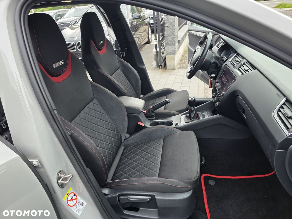 Skoda Octavia 2.0 TSI RS 230 - 29