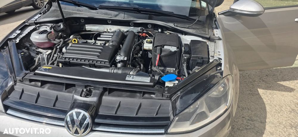 Volkswagen Golf 1.4 TSI BMT Comfortline - 11