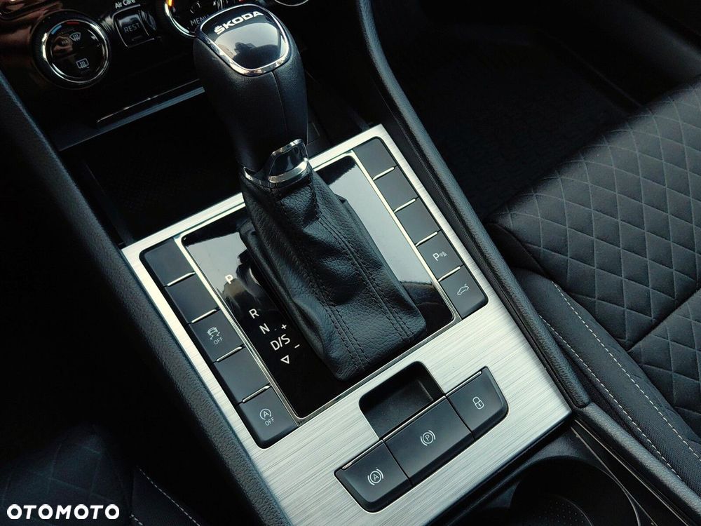 Skoda Superb 2.0 TDI SCR Ambition DSG - 29