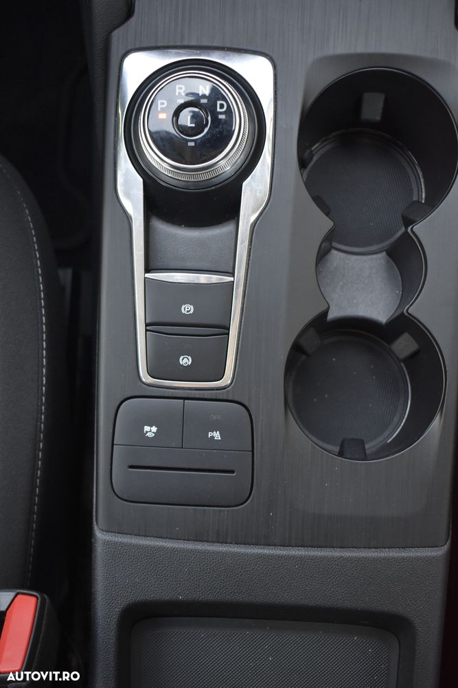 Ford Kuga - 32