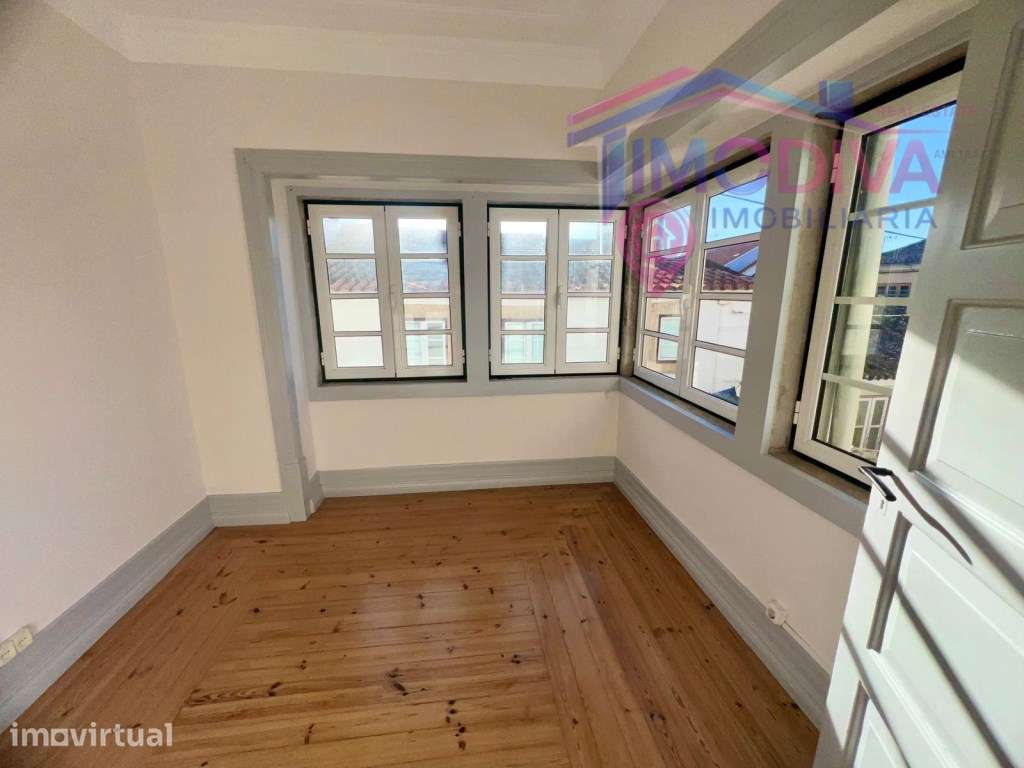 Apartamento T2+1 no centro de Figueiró dos Vinhos - Grande imagem: 4/13