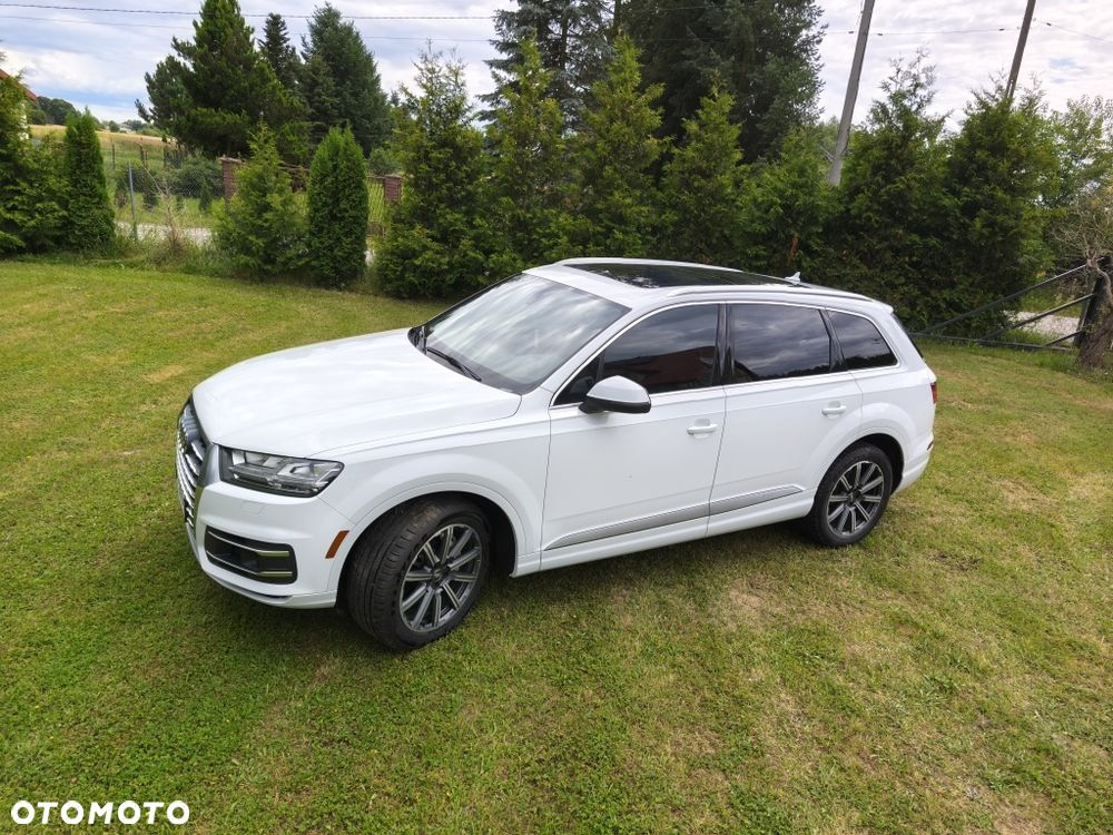 Audi Q7 - 1