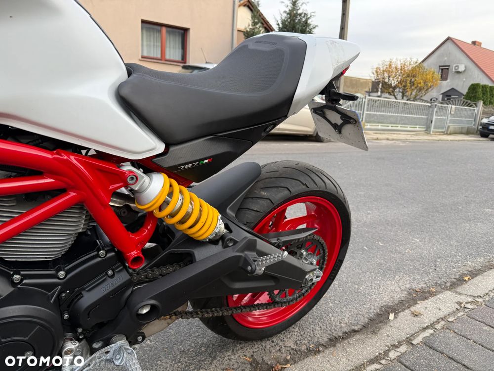 Ducati Monster - 18