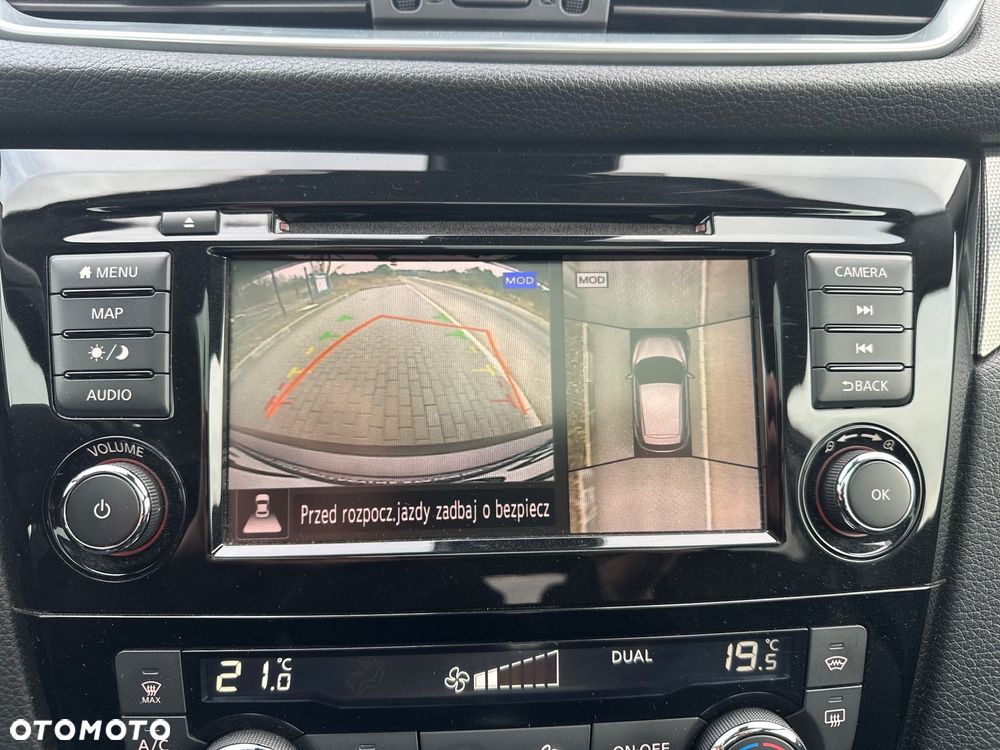 Nissan Qashqai 1.3 DIG-T N-Connecta DCT - 24