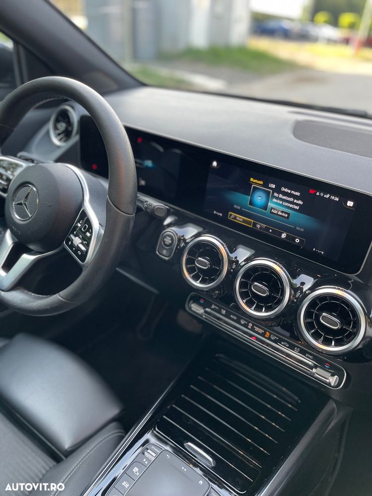 Mercedes-Benz GLA - 8