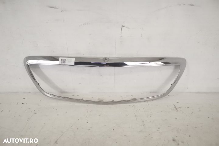 Ornament Crom Grila Centrala Radiator Original In Stare Buna Mercedes- - 1