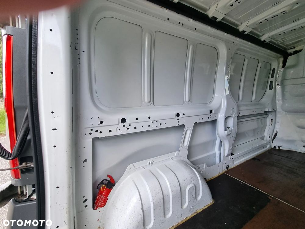 Renault Trafic - 16