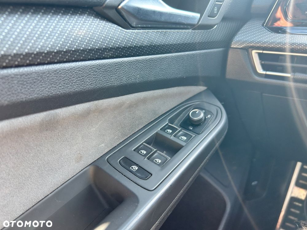 Volkswagen Golf - 18