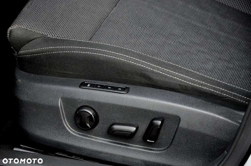 Skoda Superb 2.0 TDI DSG Premium Edition - 31