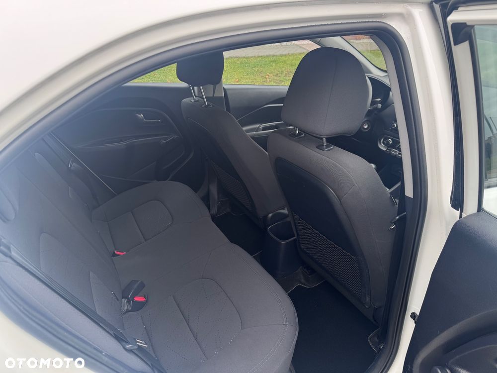 Kia Rio 1.2 Edition 7 - 12
