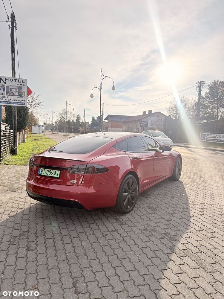 Tesla Model S - 8