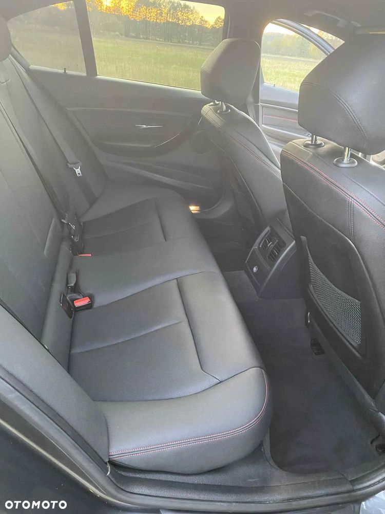 BMW Seria 3 328i Sport Line - 14