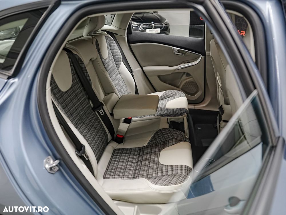 Volvo V40 - 9
