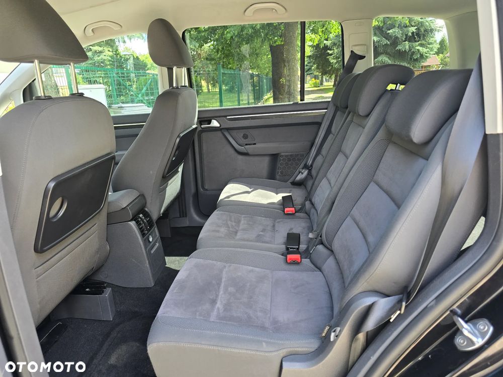Volkswagen Touran - 9