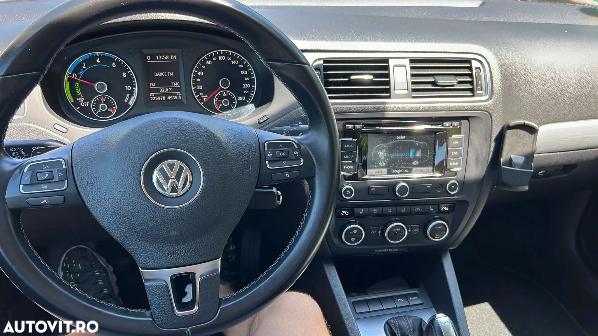 Volkswagen Jetta - 2