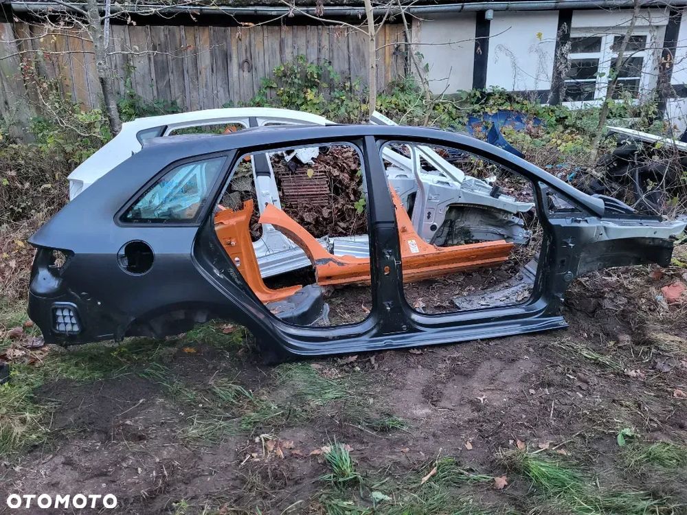 Seat Ibiza IV 4 08- KOMBI Błotnik Tył Prawy Próg Ćwiartka Słupek Podłużnica Fartuch LW7Z