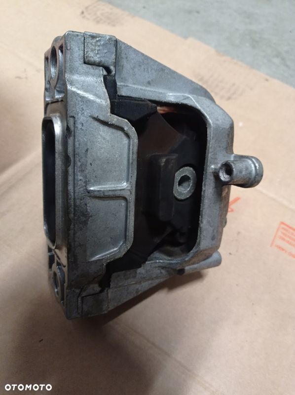 AUDI A3 8P PODUSZKA SILNIKA 1K0199262 - 2