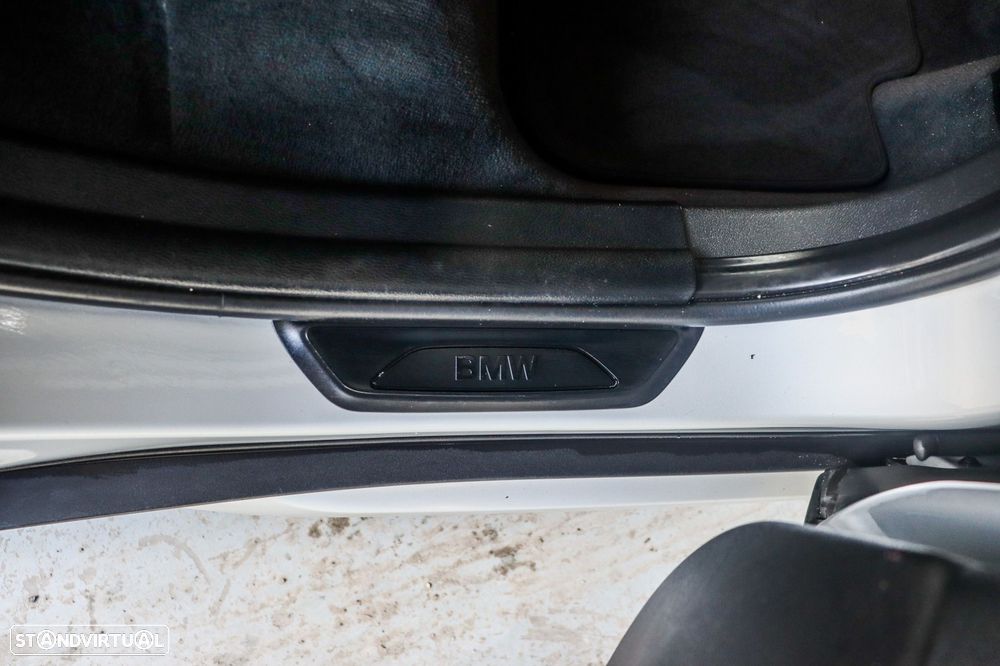 BMW X1 16 d sDrive Line xLine - 14