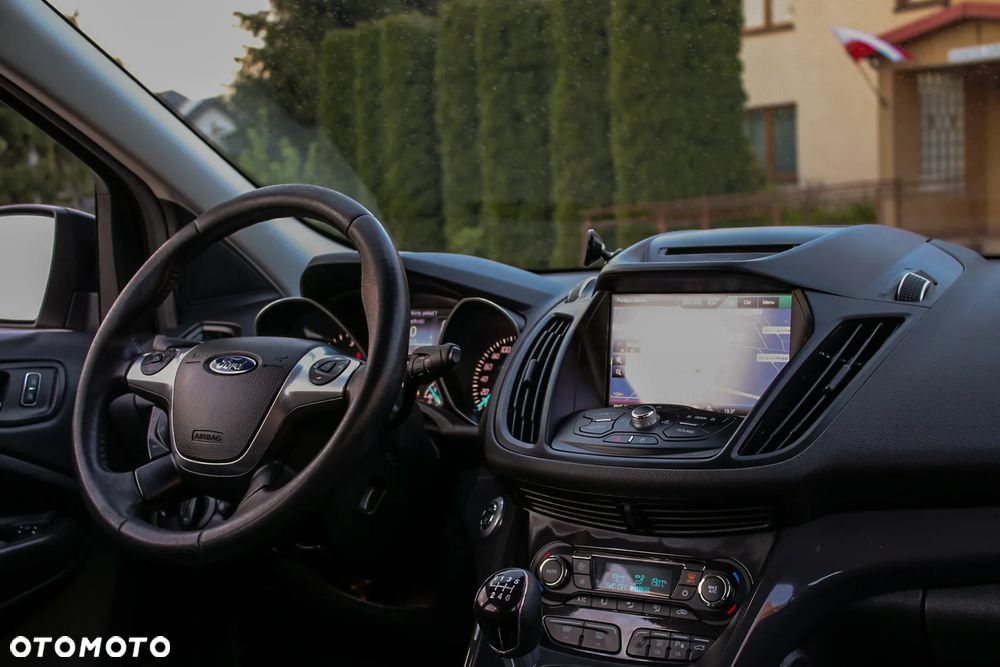 Ford Kuga 2.0 TDCi 2x4 Titanium - 29