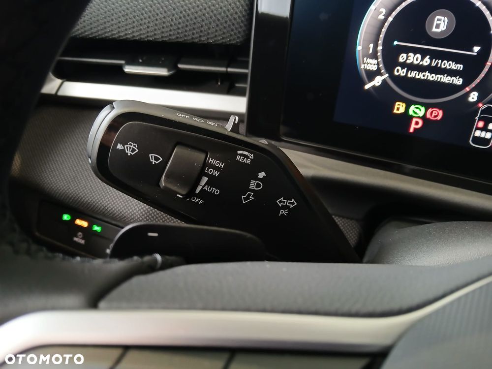 Volkswagen T-Roc - 14