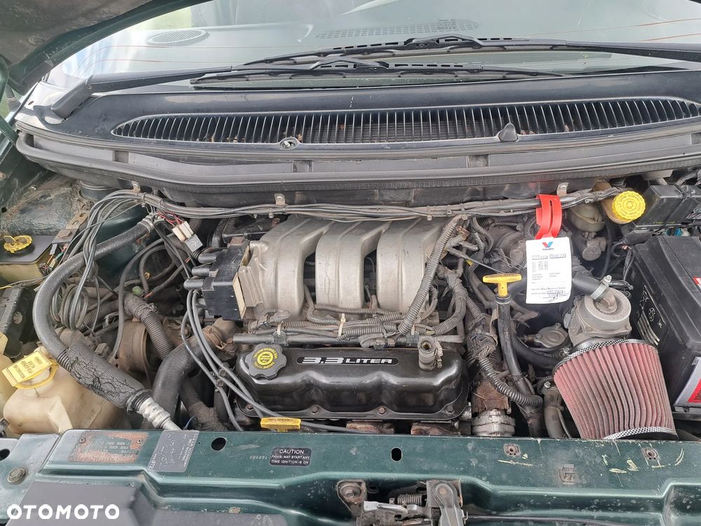 Plymouth Voyager 3.3 SE - 11