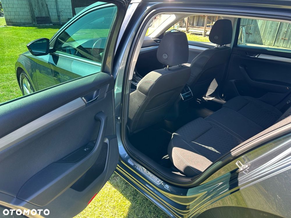Skoda Superb 2.0 TDI DSG Ambition - 17
