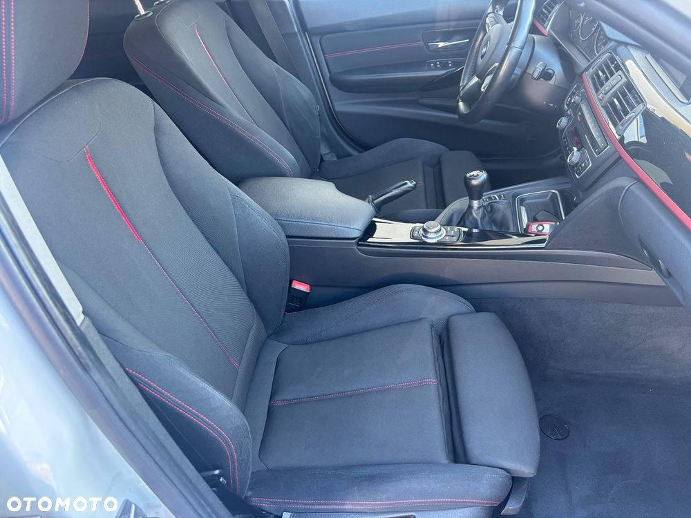 BMW Seria 3 318d DPF Edition Sport - 18