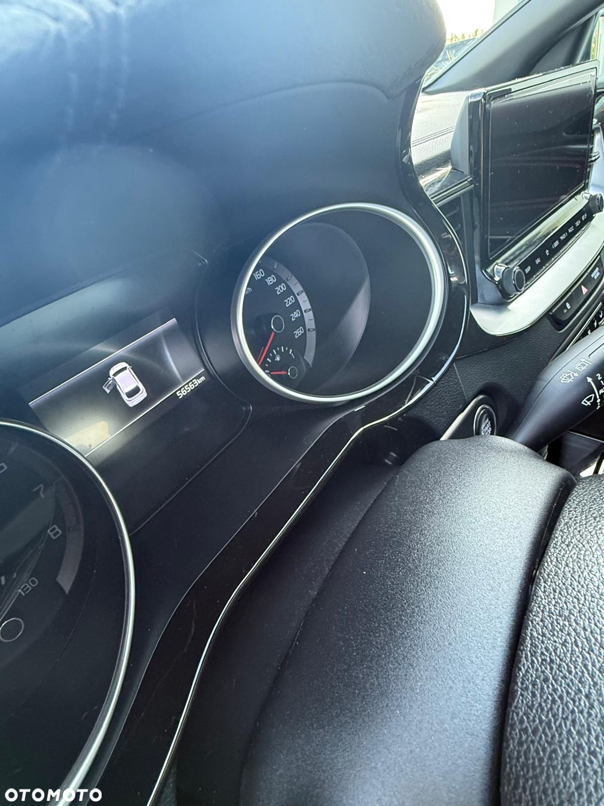 Kia ProCeed 1.6 T-GDI GT DCT - 28