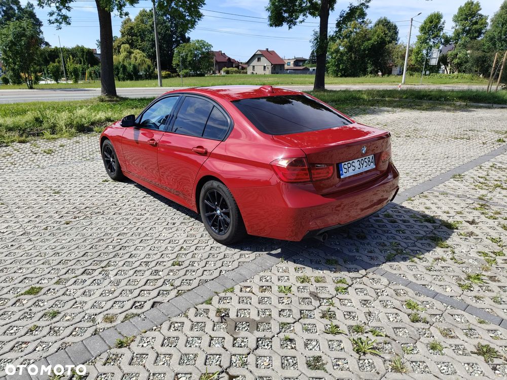 BMW Seria 3 320d Sport Line - 5