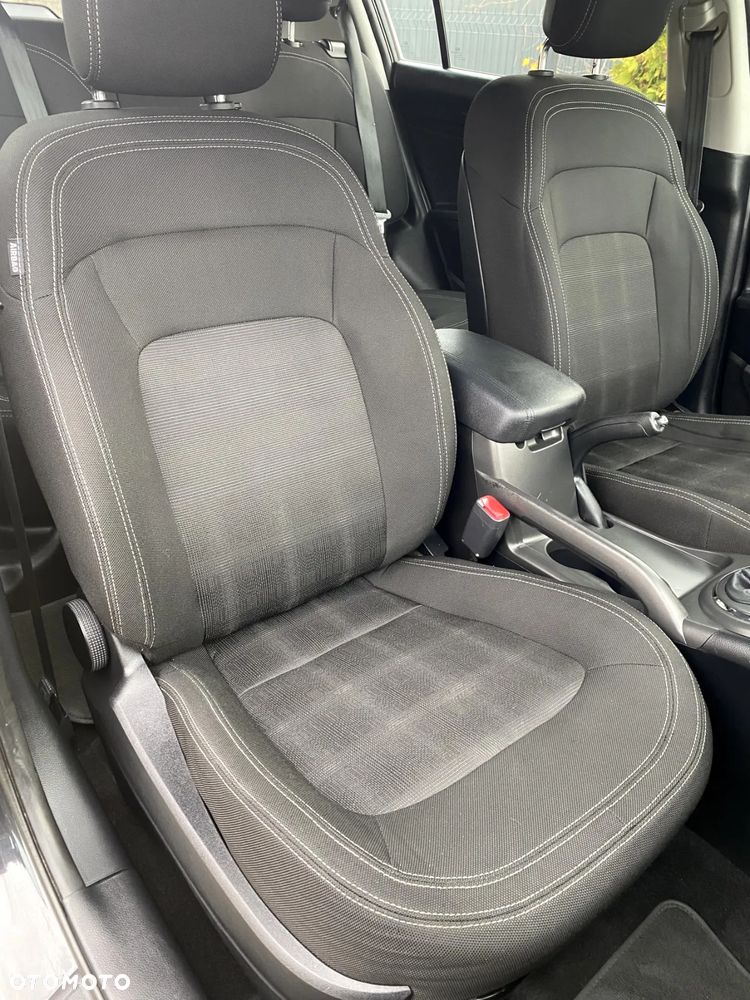 Kia Sportage 2.0 CVVT 2WD Attract - 19