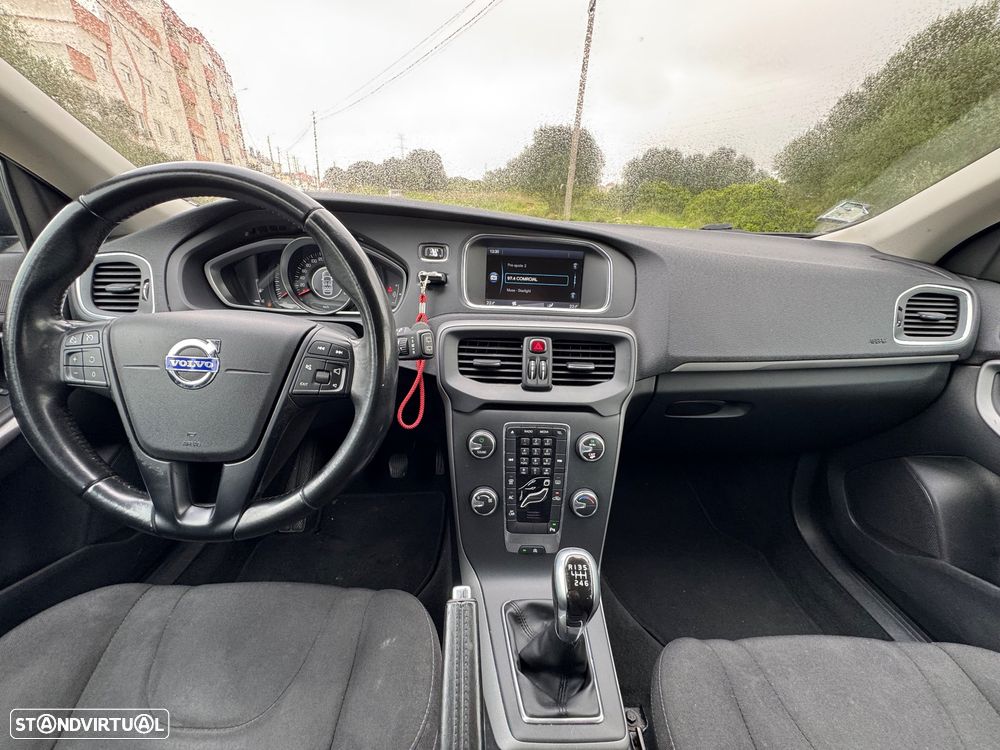 Volvo V40 1.6 D2 Momentum Eco - 9