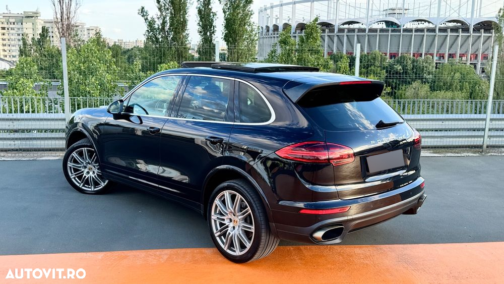 Porsche Cayenne 3.0 L - 2