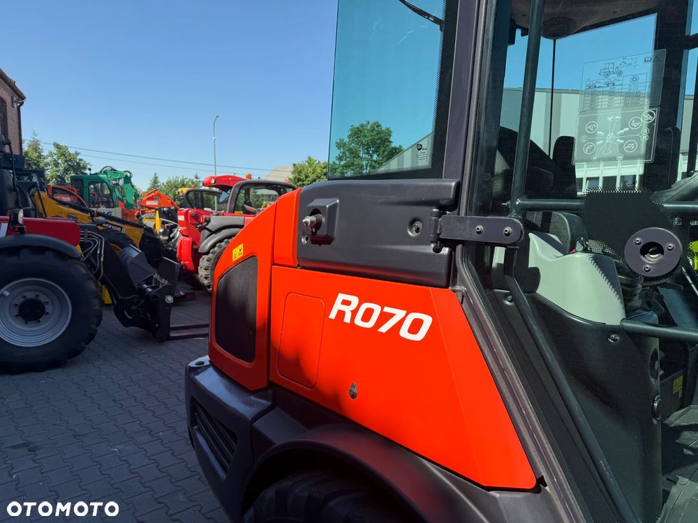 Kubota R070 - 15