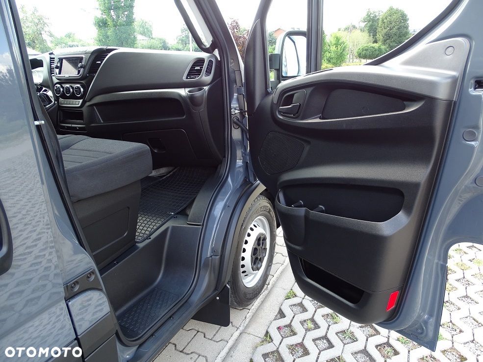 Iveco Daily 35S18 L4H3 3.0 180 Blaszak Furgon UNIKAT!! 77 Tyś.km. JAK NOWY!! Salon PL 1 Wł.!! - 23