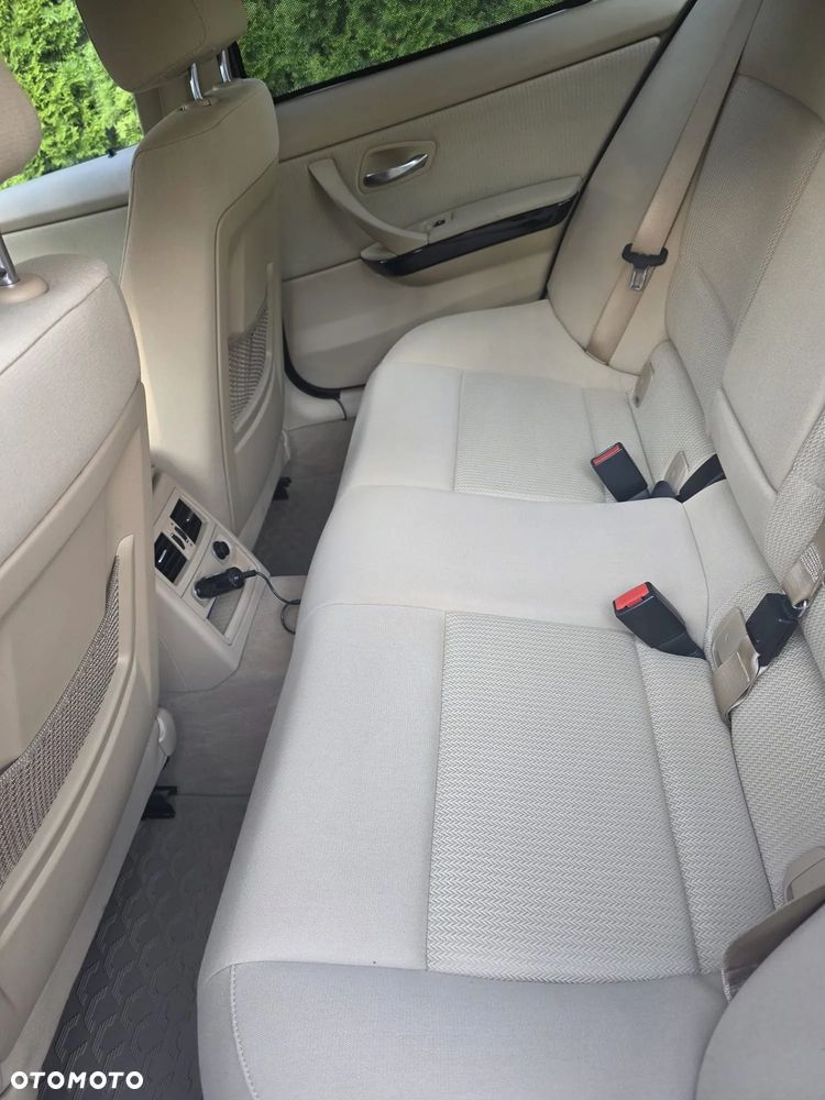 BMW Seria 3 320d - 9
