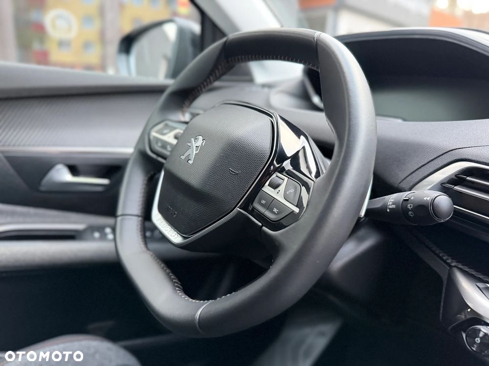 Peugeot 3008 1.2 PureTech Active Pack S&S EAT8 - 29