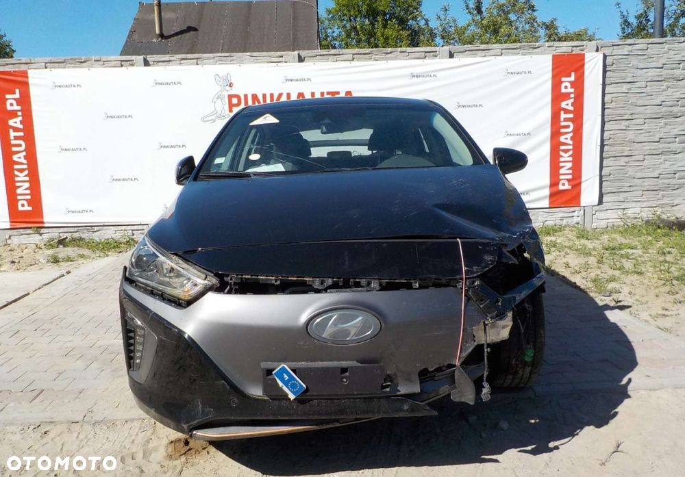 Hyundai IONIQ - 3