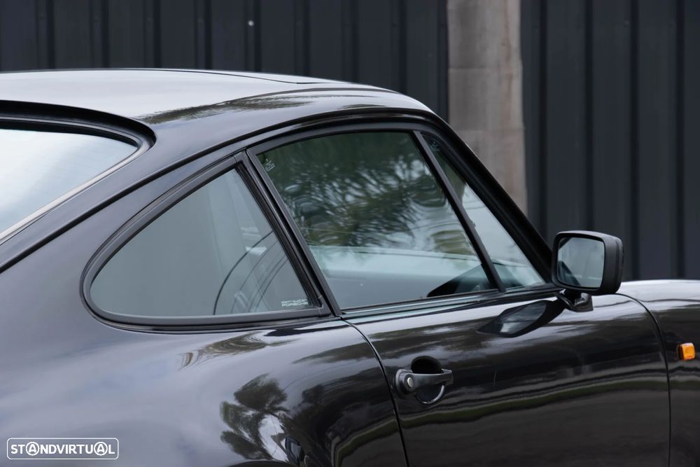 Porsche 911 (964) Coupé 3.6 Carrera 4 - 16