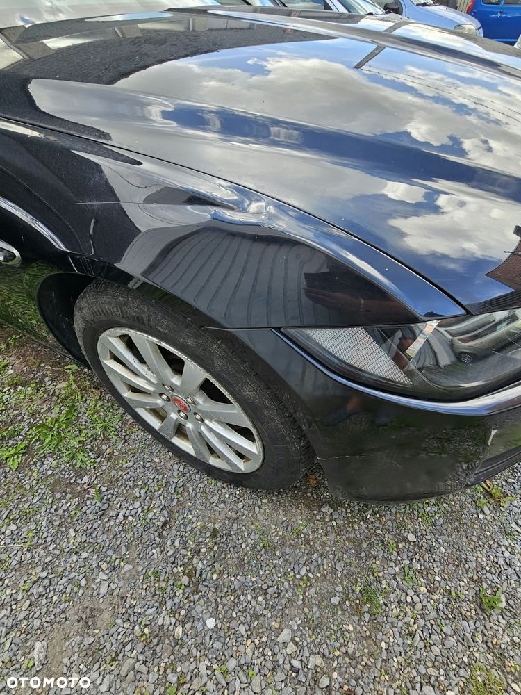 Jaguar XE - 5