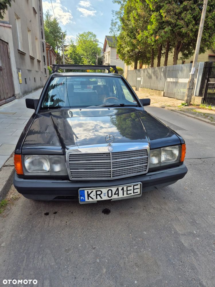 Mercedes-Benz W201 (190) - 7