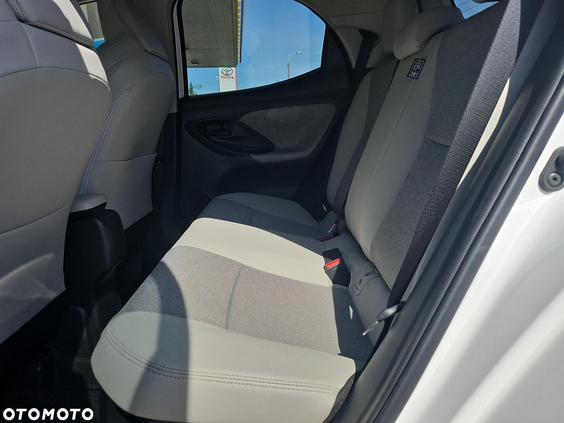 Toyota Yaris Hybrid 1.5 Executive - 13