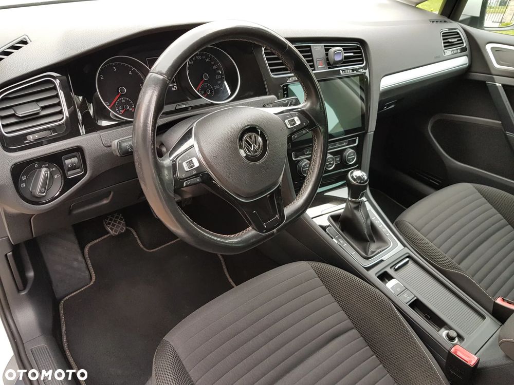 Volkswagen Golf - 16
