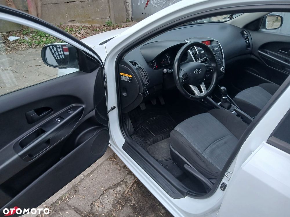 Kia Ceed 1.4 Comfort - 16