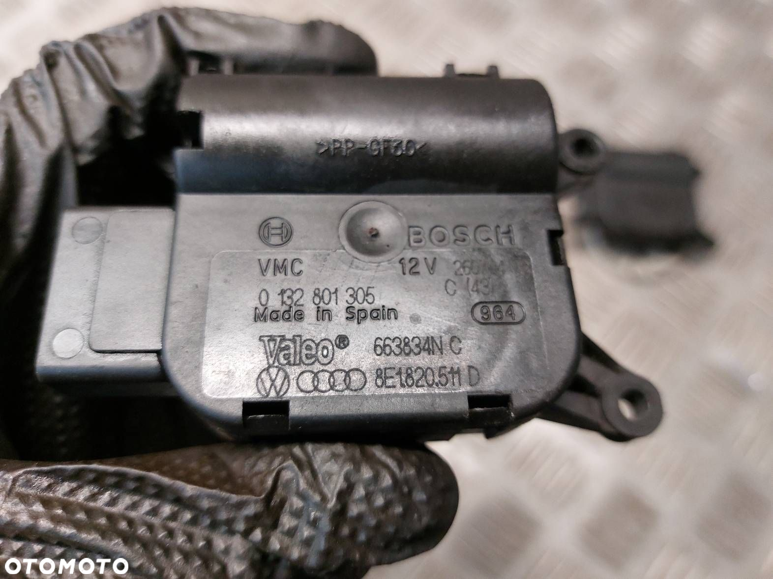 SILNICZEKI NAGRZEWNICY AUDI A4 B6 8E1820511A 8E1820511B 8E1820511C - 8