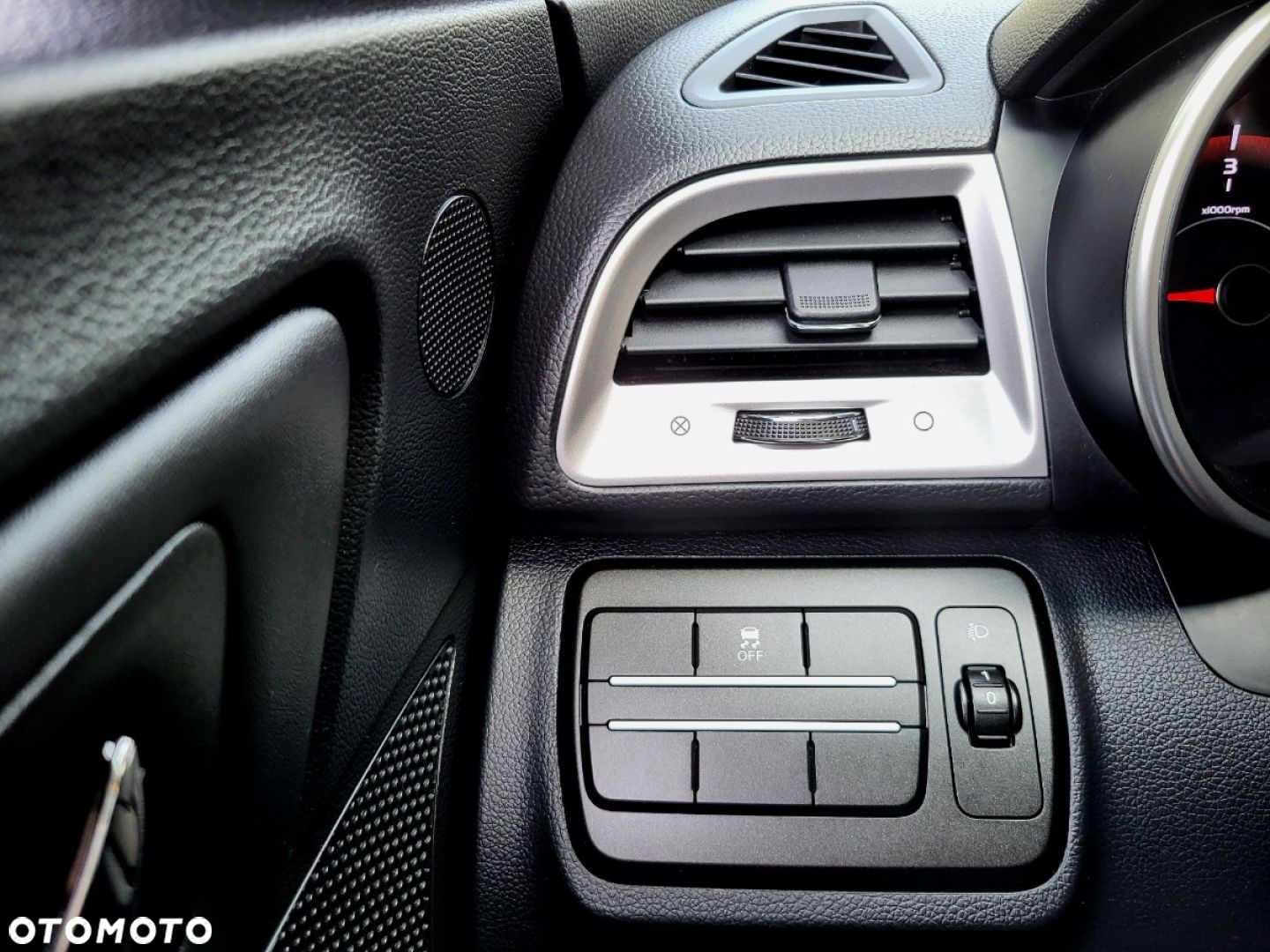SsangYong/KGM Tivoli - 38