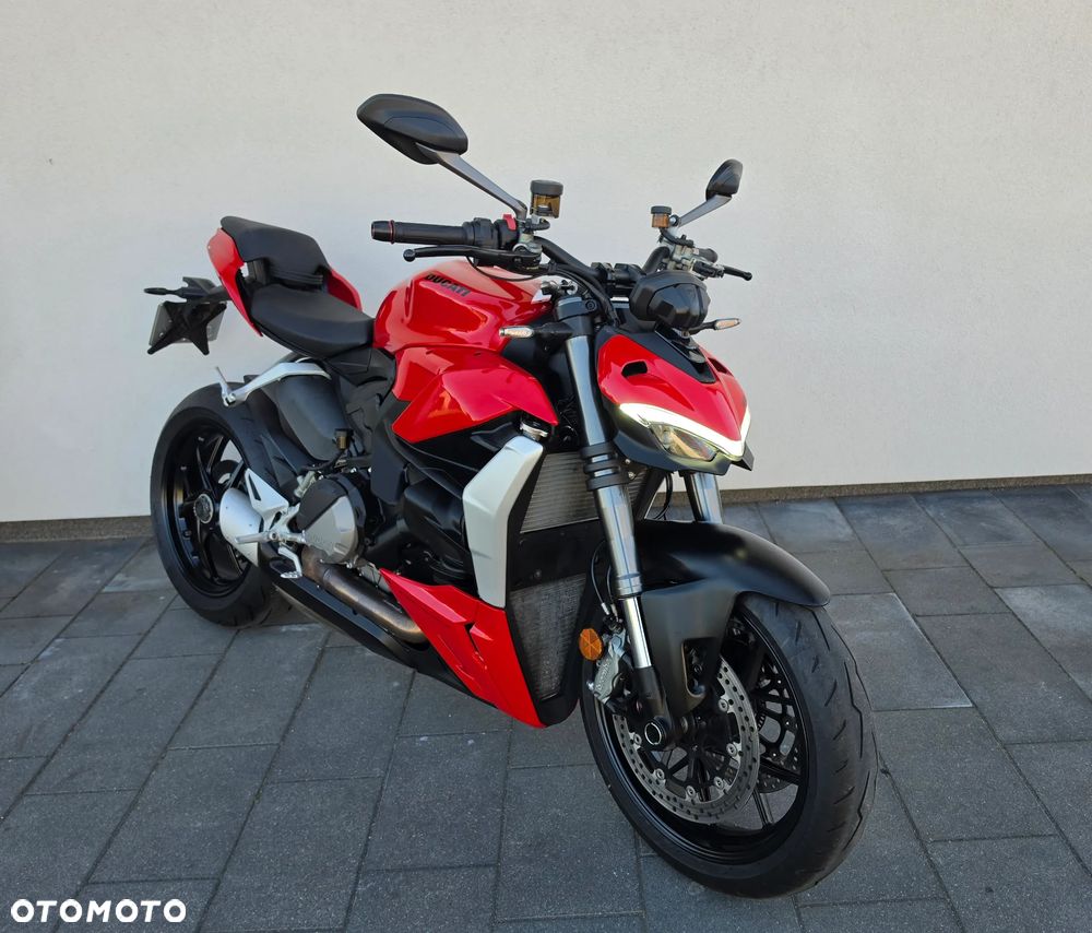 Ducati Streetfighter V2 - 22