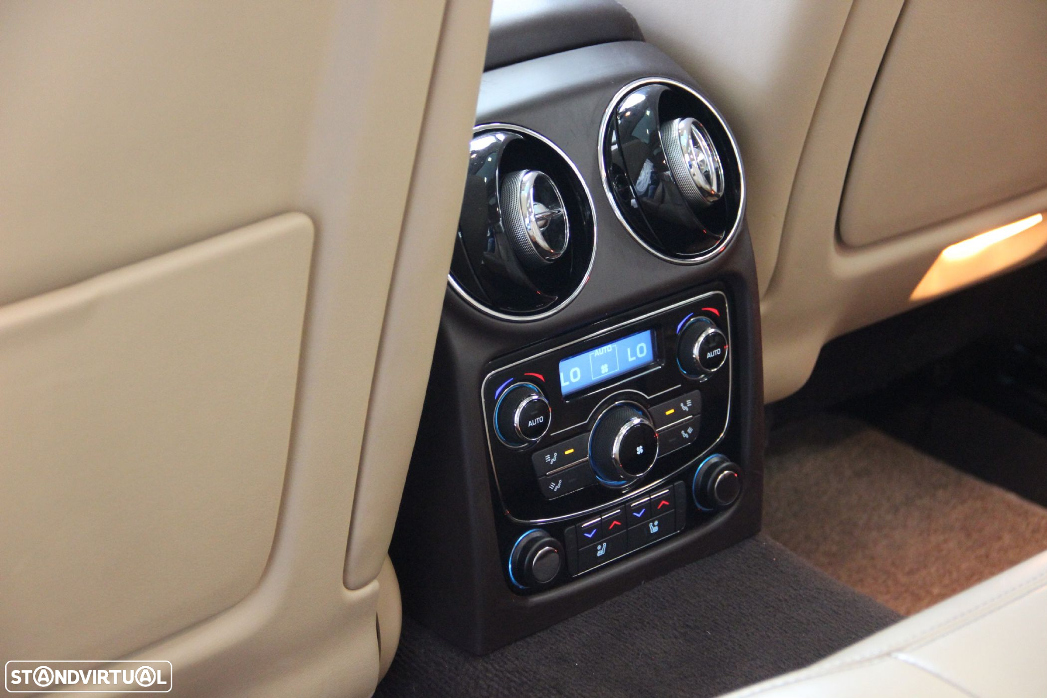 Jaguar XJ 3.0 D V6 Premium Luxury - 8