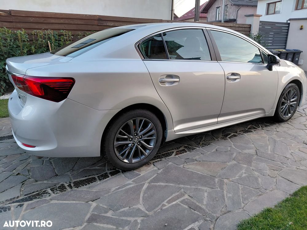 Toyota Avensis 2.0 D-4D Elegance - 4